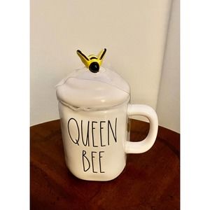 NWT Rae Dunn QUEEN BEE Mug w/Bee Topper